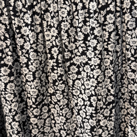 Black and white flower dress - Picture 2 of 3